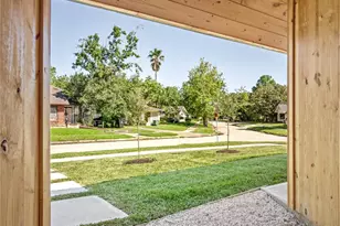 4429 Woodside St, Houston, TX 77023 - Photo 3