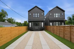 218 E 37th St, Houston, TX 77018 - Photo 1