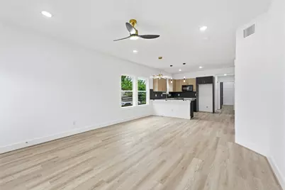 218 E 37th Street #A, Houston, TX 77018 - Photo 5