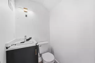 218 E 37th St, Houston, TX 77018 - Photo 9