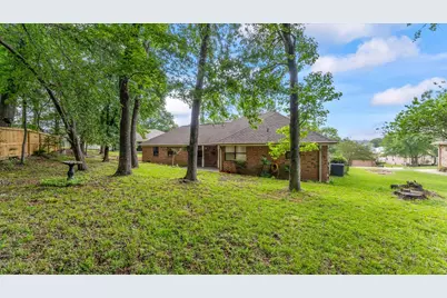 2013 Wickersham Drive, Huntsville, TX 77340 - Photo 31