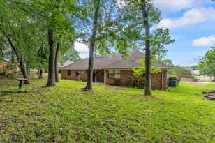 2013 Wickersham Dr, Huntsville, TX 77340 - Photo 31