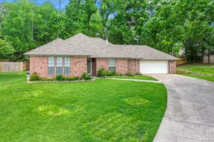 2013 Wickersham Dr, Huntsville, TX 77340 - Photo 1