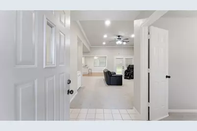 2013 Wickersham Drive, Huntsville, TX 77340 - Photo 7