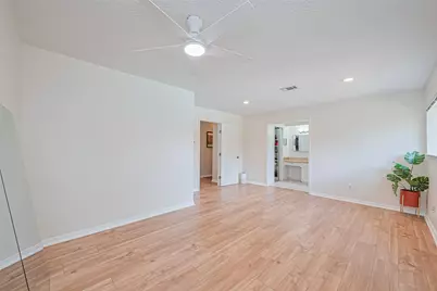 8018 Zimmermann Drive, Houston, TX 77088 - Photo 21