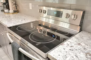 3019 Elysian St, Houston, TX 77009 - Photo 9