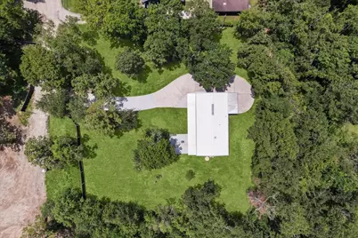 1425 Oak Hollow Drive, Dickinson, TX 77539 - Photo 27