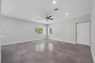 1425 Oak Hollow Dr, Dickinson, TX 77539 - Photo 11