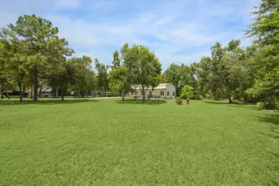 1425 Oak Hollow Drive, Dickinson, TX 77539 - Photo 3