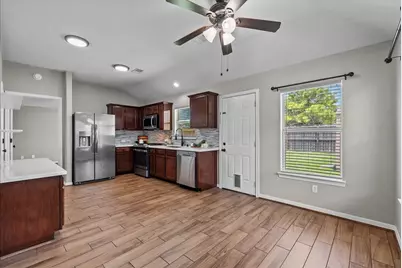 845 Indigo Springs Lane, La Marque, TX 77568 - Photo 13
