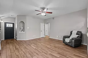 845 Indigo Springs Ln, La Marque, TX 77568 - Photo 11