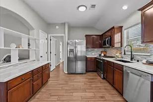 845 Indigo Springs Ln, La Marque, TX 77568 - Photo 15