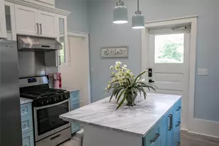 637 N Washington St, La Grange, TX 78945 - Photo 5