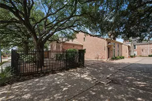 1723 Nantucket Dr, Houston, TX 77057 - Photo 7
