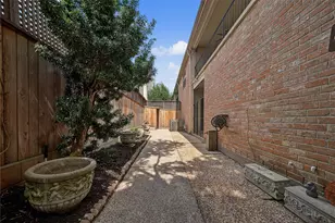 1723 Nantucket Dr, Houston, TX 77057 - Photo 31