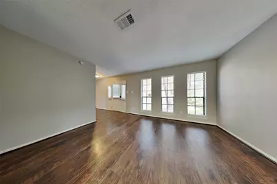 134 E Pathfinders Circle, The Woodlands, TX 77381 - Photo 3