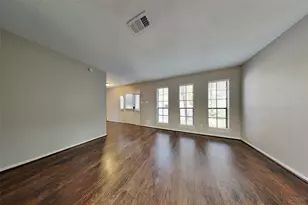 134 E Pathfinders Cir, The Woodlands, TX 77381 - Photo 3