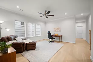 1648 Bonnie Brae St, Houston, TX 77006 - Photo 19