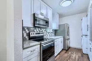 18800 Egret Bay Blvd, Webster, TX 77058 - Photo 9