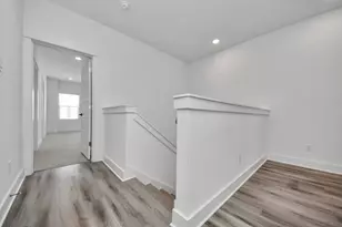 318 Neyland St, Houston, TX 77022 - Photo 7