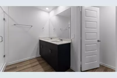 7710 Inwood Grove Lane, Houston, TX 77088 - Photo 17