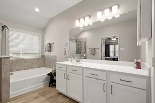 725 Yellow Birch Ln, Conroe, TX 77304 - Photo 17