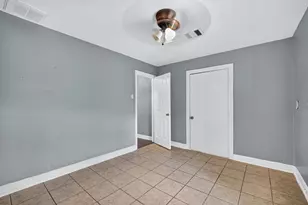7319 Mountbatten Rd, Houston, TX 77033 - Photo 5