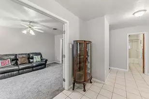 1207 21st St, Huntsville, TX 77340 - Photo 3