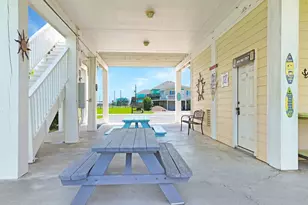 933 Westview, Crystal Beach, TX 77650 - Photo 13