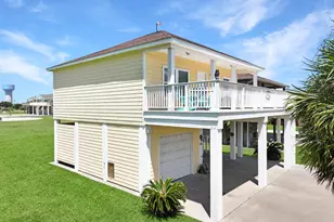 933 Westview, Crystal Beach, TX 77650 - Photo 9