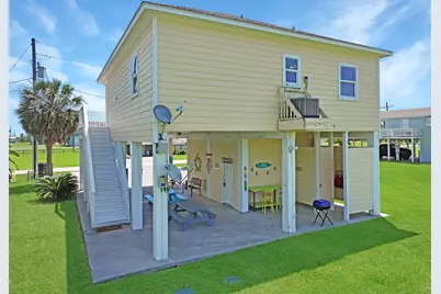 933 Westview, Crystal Beach, TX 77650 - Photo 17