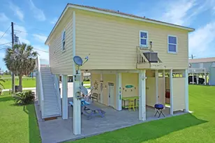 933 Westview, Crystal Beach, TX 77650 - Photo 17