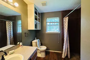17001 Valley Ln, Conroe, TX 77306 - Photo 9
