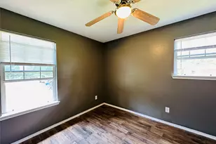 17001 Valley Ln, Conroe, TX 77306 - Photo 7