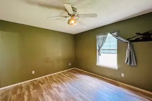 17001 Valley Ln, Conroe, TX 77306 - Photo 5