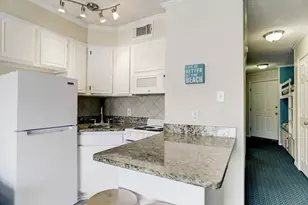 6102 Seawall Blvd, Galveston, TX 77551 - Photo 3