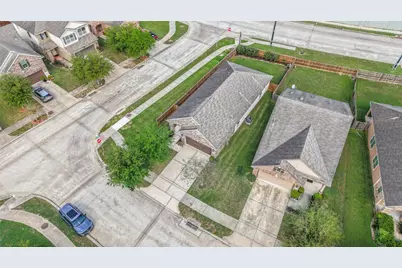 10103 Blue Point Juniper Drive, Houston, TX 77075 - Photo 3