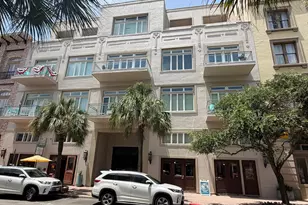 2208 Postoffice St, Galveston, TX 77550 - Photo 3