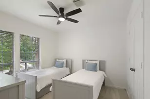 11 Barlow Ct, The Woodlands, TX 77382 - Photo 33