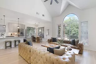 11 Barlow Ct, The Woodlands, TX 77382 - Photo 1