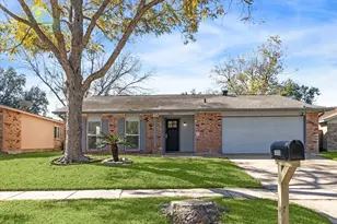 7330 Mar Vista Dr, Houston, TX 77083 - Photo 1
