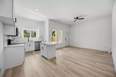 333 Delaware St #A, Houston, TX 77029 - Photo 5