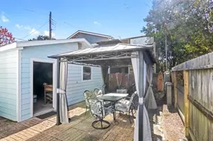 2417 Avenue M, Galveston, TX 77550 - Photo 11