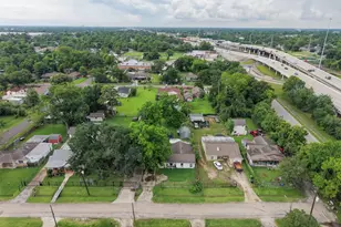 1213 Post St, Houston, TX 77022 - Photo 13