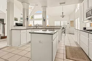 4512 Park Shadow Dr, Baytown, TX 77521 - Photo 7