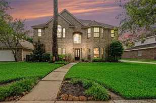 4512 Park Shadow Dr, Baytown, TX 77521 - Photo 1