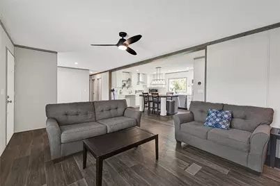 718 Main Street, Anahuac, TX 77514 - Photo 5