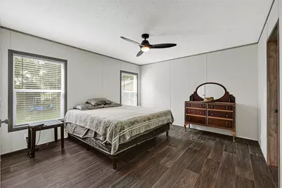 718 Main Street, Anahuac, TX 77514 - Photo 9