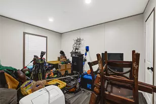 718 Main St, Anahuac, TX 77514 - Photo 21