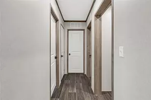 718 Main St, Anahuac, TX 77514 - Photo 17